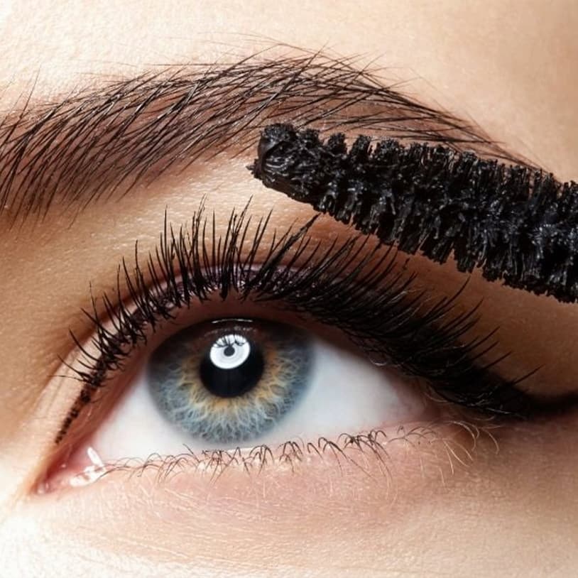 Cosmeterie Stimmungsbild Auge mit Wimpertusche 